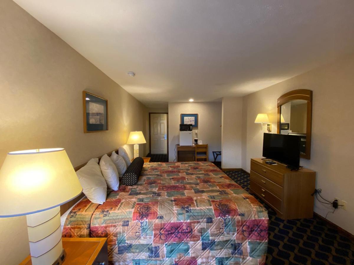 Economy Lodge 682 Main St ستيربريدج المظهر الخارجي الصورة