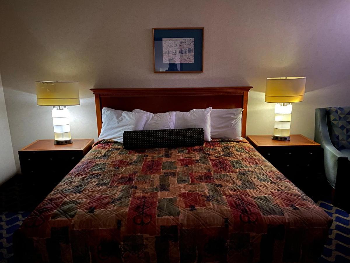 Economy Lodge 682 Main St ستيربريدج المظهر الخارجي الصورة