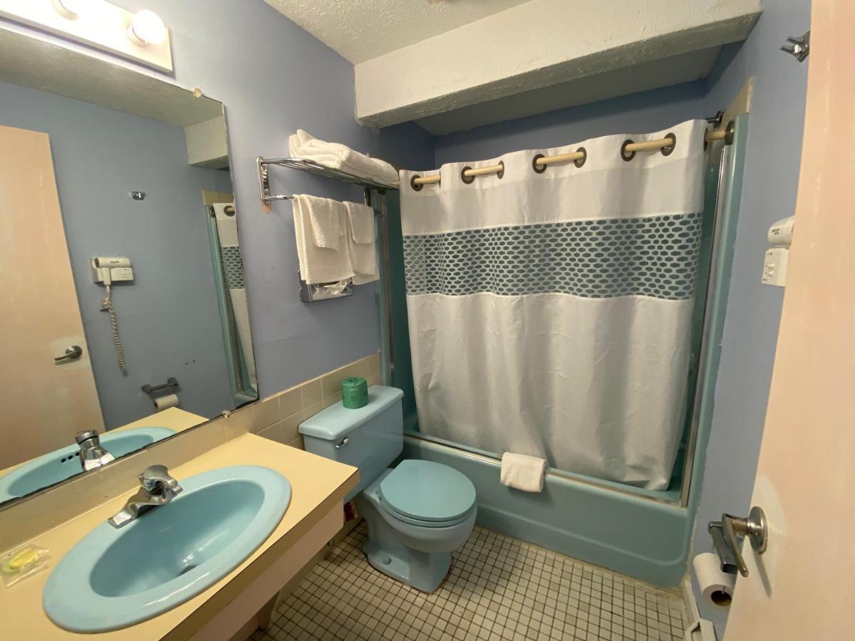 Economy Lodge 682 Main St ستيربريدج المظهر الخارجي الصورة