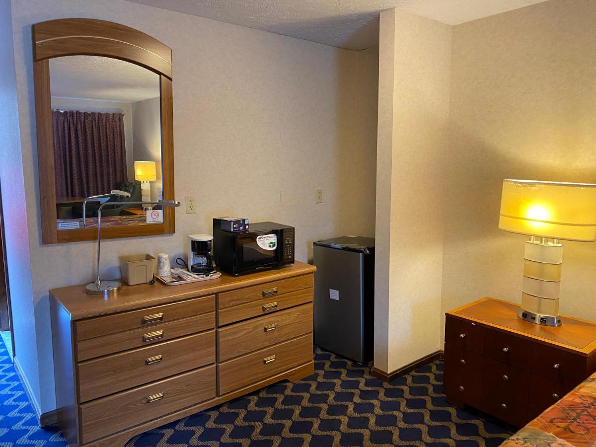 Economy Lodge 682 Main St ستيربريدج المظهر الخارجي الصورة
