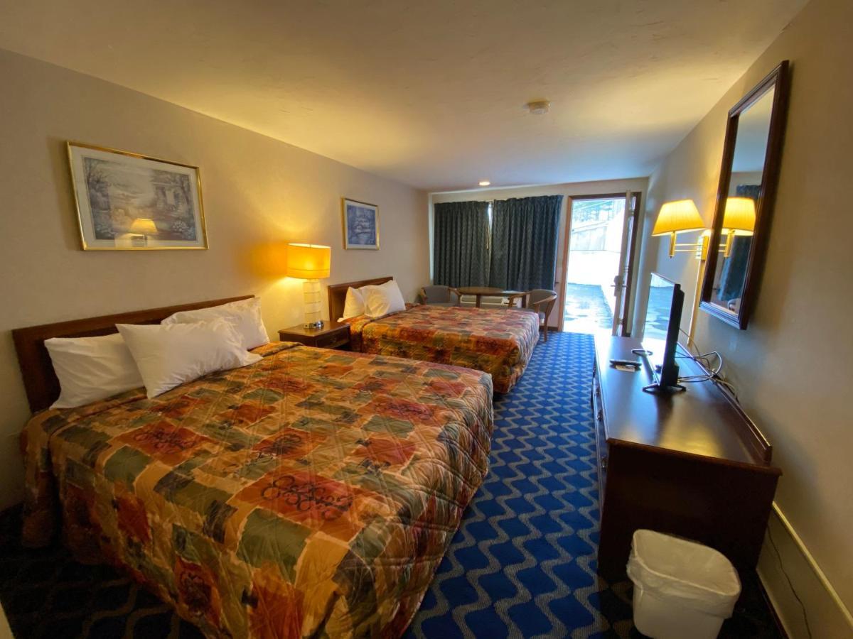 Economy Lodge 682 Main St ستيربريدج المظهر الخارجي الصورة