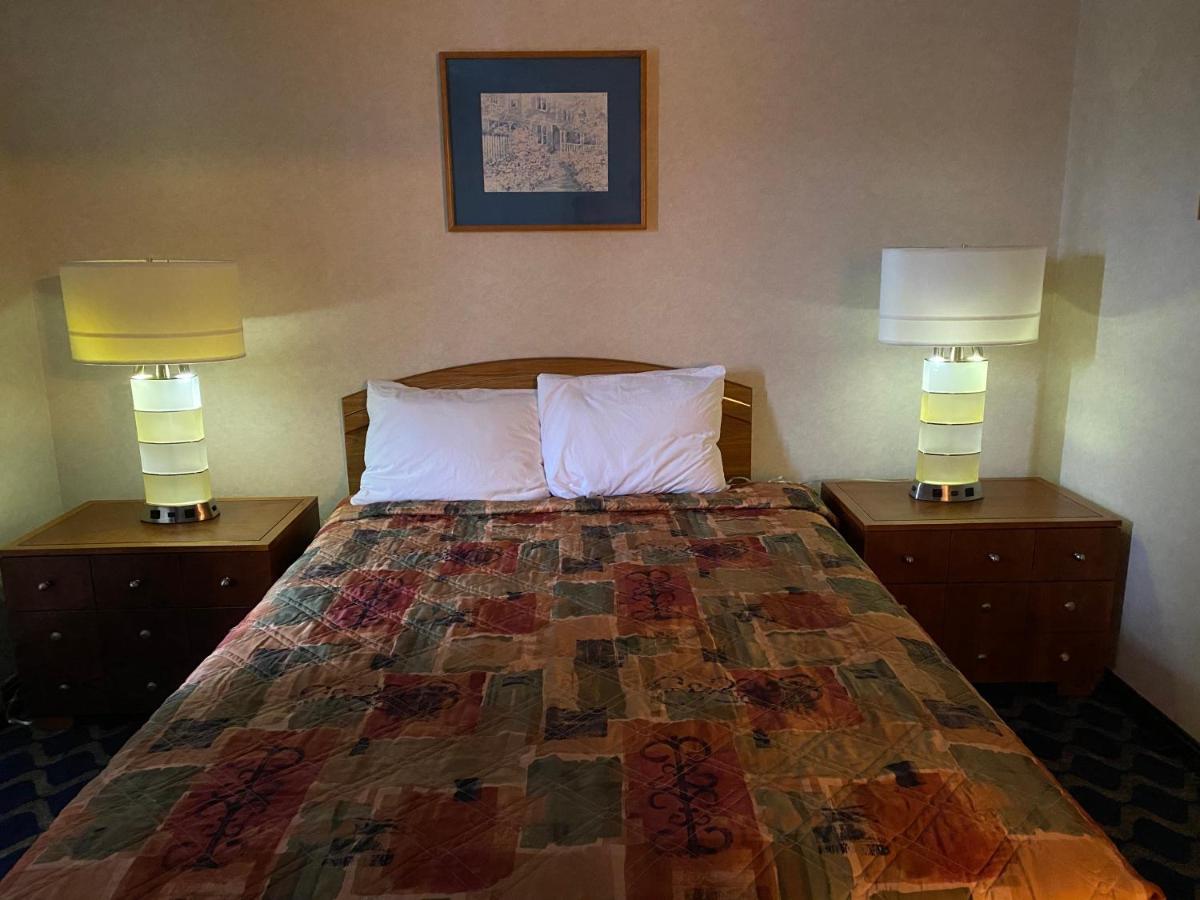Economy Lodge 682 Main St ستيربريدج المظهر الخارجي الصورة