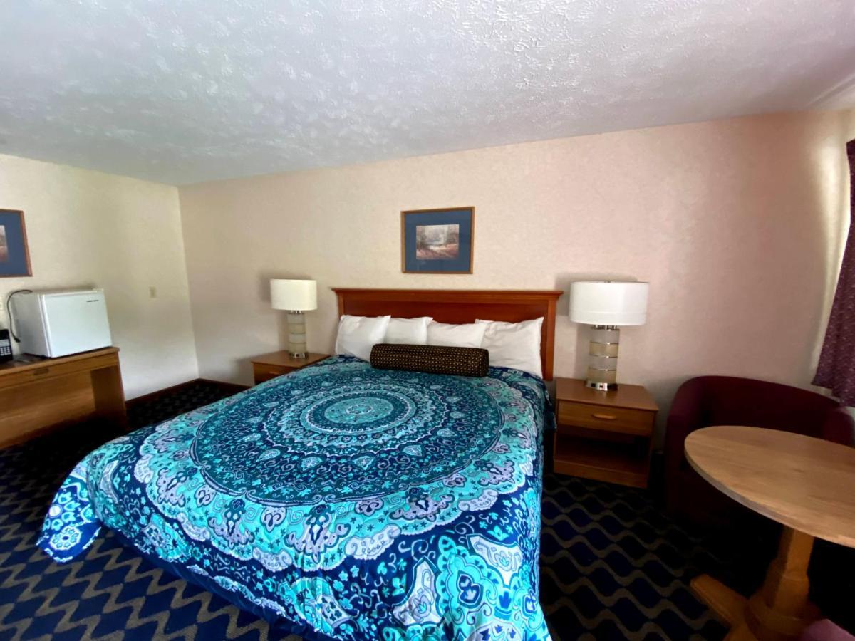 Economy Lodge 682 Main St ستيربريدج المظهر الخارجي الصورة