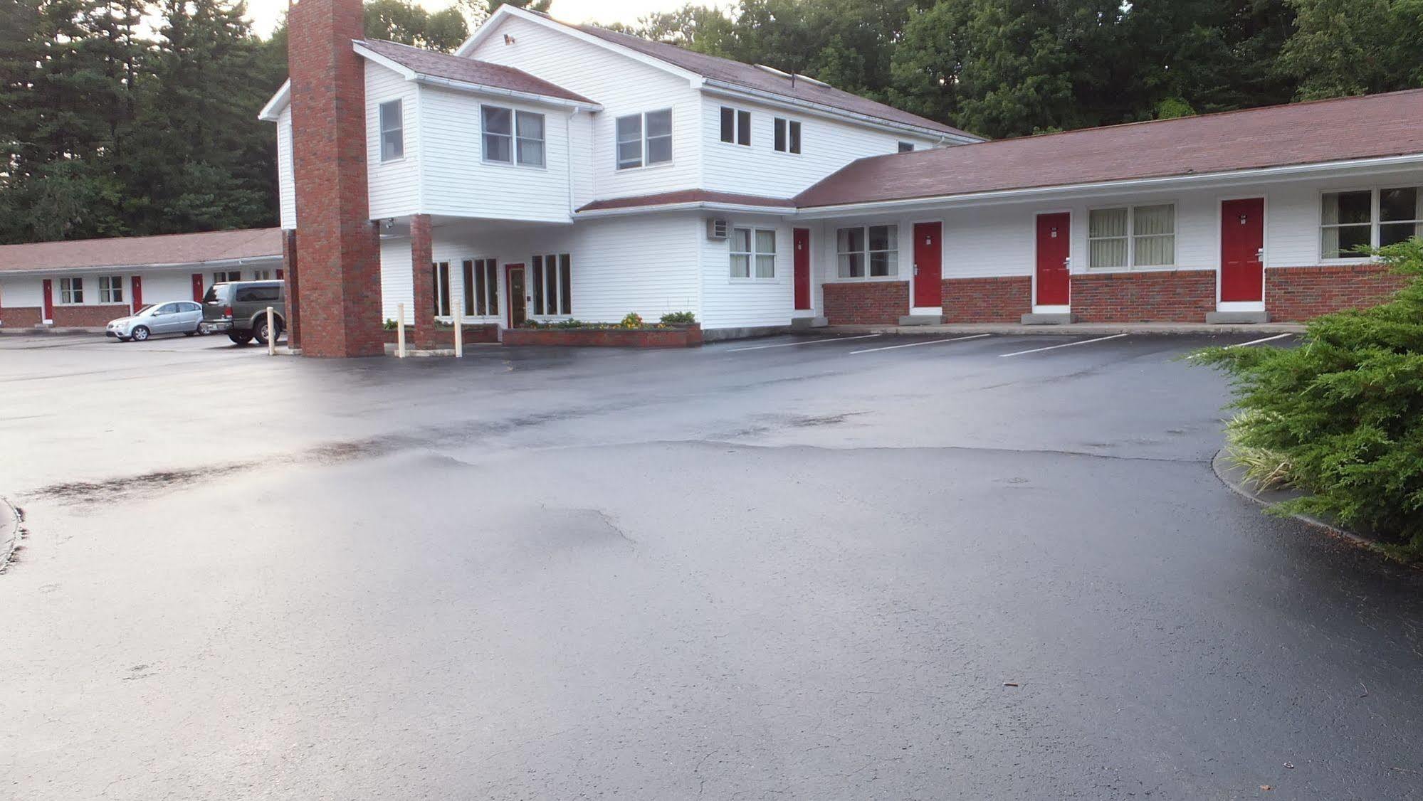 Economy Lodge 682 Main St ستيربريدج المظهر الخارجي الصورة