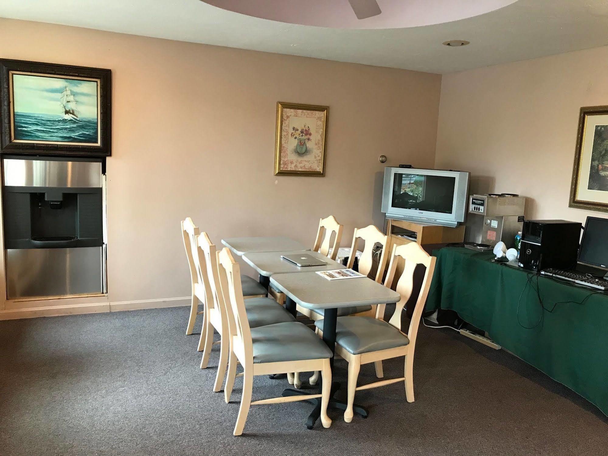 Economy Lodge 682 Main St ستيربريدج المظهر الخارجي الصورة