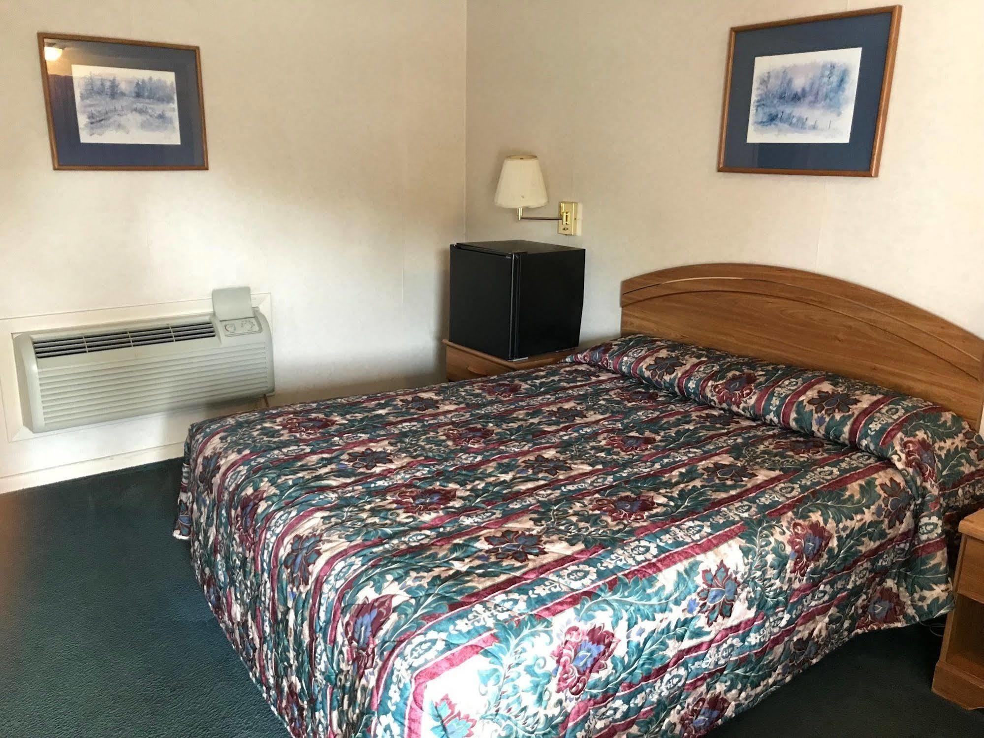 Economy Lodge 682 Main St ستيربريدج المظهر الخارجي الصورة